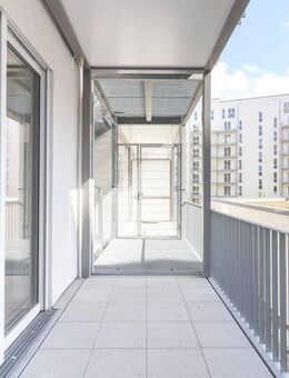 Stilvolle, lichtdurchflutete Etagenwohnung mit Balkon, moderner Einbauküche und Tiefgarage - Frankfurt (Main)