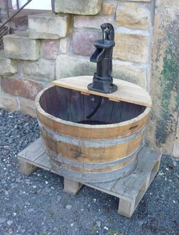Weinfass -alt- als Pumpenfass - Burghaun