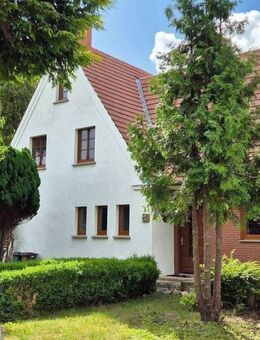 +++PROVISIONSFREI+++Verkauf einer großzügigen Doppelhaushälfte mit 2 Fewo´s in sehr ruhiger Wohnlage von Zingst - Zingst (Ostseebad)