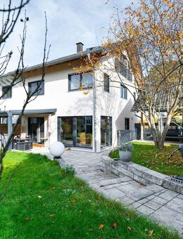 Exklusive Doppelhaushälfte in Südwestlage am Wörthsee, hochwertig, energieeffizient mit Dachstudio - Wörthsee