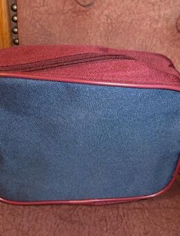 Kulturtasche / Kulturbeutel / Reisenecessaire /NEU / blau-weinrot - Duisburg