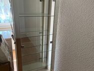 ZU VERSCHENKEN - Beleuchtete Glasvitrine - Köln