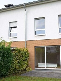 Familienfreundliche Lage: Modernes Reihenmittelhaus mit Dachterrasse in Einbrungen - Düsseldorf