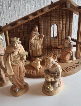 Weihnachtskrippe mit Figuren - Kassel