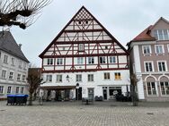 Historisches Wohn- und Geschäftshaus am Marktplatz in Günzburg - Günzburg