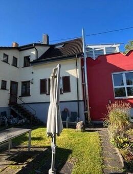 Großzügige Doppelhaushälfte mit Wintergarten, bezugsfrei! - Dietingen