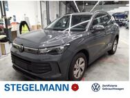 VW Tiguan, 1.5 eTSI, Jahr 2024 - Detmold