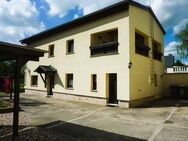 - Saniertes Einfamilienhaus mit ehemaliger Scheune und Brunnen - - Weißenfels