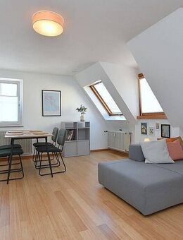 Neu und modern möblierte DG-Wohnung in Fellbach - Fellbach