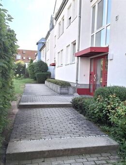 WOHNEN in RUHIGER, GRÜNER Lage in Burgfarrnbach! Sonnige 3-Zimmer-Wohnung mit BALKON! - Fürth
