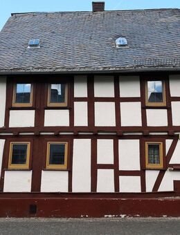 Charme trifft Potenzial: Denkmalgeschütztes Haus mit Nebengrundstück in Greifenstein - Greifenstein