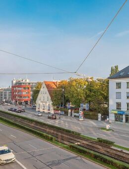 MAIER - Kapitalanlage: 1- Zi- Wohnung mit Loggia, EBK, Auzug, Keller und Speicher - München