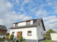 Longkamp: bezugsfertiges 1-2 Familienhaus mit großzügigem Grundstück, Garage und Carport - Longkamp