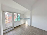Wurde komplett renoviert, Einbauküche, Balkon, 2- Zimmer Wohnung zu vermieten - Neubrandenburg