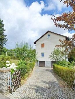 Gepflegtes Zweifamilienhaus zum Kauf - Ebermannsdorf