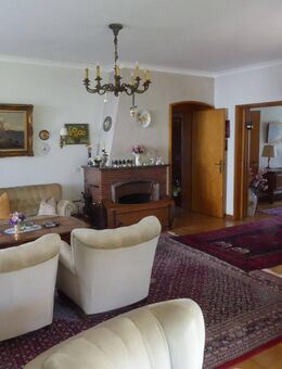 Freistehendes Einfamilienhaus mit bis zu 6 Schlafräumen + zusätzlicher Ausbaureserve auf großem Grundstück + 2 Garagen in guter Wohnlage von Marxloh - Duisburg