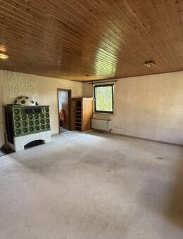 Viel Potenzial auf 135?m² - Bungalow mit Einliegerwohnung und Modernisierungschance - Wilhelmsdorf (Bayern)