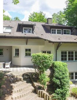 Architektenvilla mit Blick ins Grün & Einliegerwohnung in Seulbitz, Nähe Lohengrin Therme! - Bayreuth