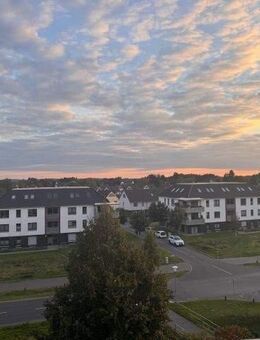 Helle 2 Zimmerwohnung mit Balkon und Tiefgarage in Potsdam / Fahrland - Potsdam