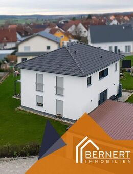 Modernes Niedrigenergiehaus mit Doppelgarage - hochwertige Bauweise & zeitgemäßer Wohnkomfort - Wachenroth