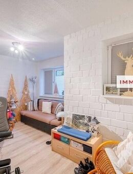 IMMOBERLIN.DE - Jung gebliebene Wohnung mit Südwestterrassen, Garten, geräumigem Garagenplatz & Pkw-Stellplatz - Zeuthen