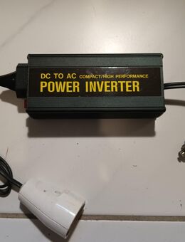 300 Watt Stromwandler 12 V > 230 V ~ für Auto, Camping, Notstrom, Outdoor u.ä. - Rosenheim