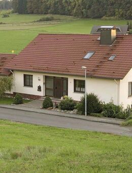 Gepflegtes, großzügiges EFH in idyllischer Waldrandlage / Naumburg OT Elbenberg · provisionsfrei - Naumburg