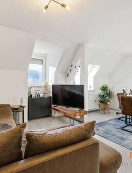 IMMOSPACE *** TOP GEPFLEGTE 3 ZKB MIT EINBAUKÜCHE, SÜDBALKON UND STELLPLATZ *** - Zusmarshausen