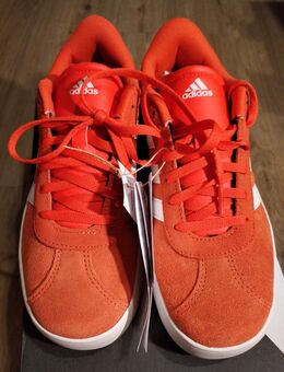 NEU Adidas Turnschuhe Sneakers Jungen Herren gr. 37 rot - Köln