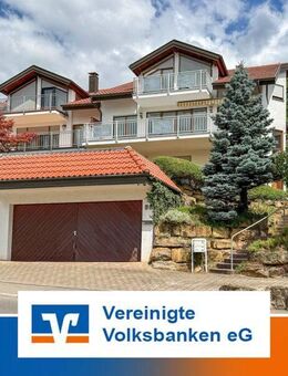 Großzügige Doppelhaushälfte mit Einliegerwohnung und Doppelgarage in Hanglage - Holzgerlingen
