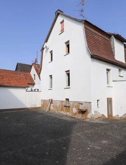 Familienanwesen in Roßdorf - Viel Potenzial, großzügiger Innenhof & Gartengrundstück - Roßdorf (Hessen)