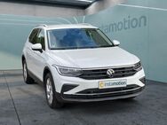 VW Tiguan, 2.0 TDI Move, Jahr 2024 - München