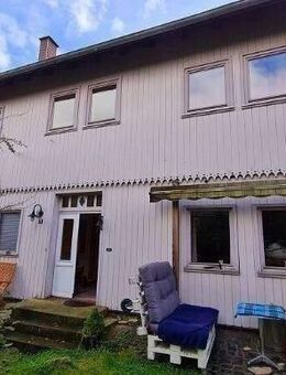 /// Großzügiges 2- Familienwohnhaus, ideal für Pferde- oder Kleintierhaltung /// - Heinade