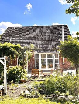 Elegantes Einfamilienhaus mit Südterrasse, parkähnlichem Garten, Kamin, neue Heizung - Oberkrämer