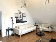 AUF 1 JAHR BEFRISTET - Moderne 2-Zimmer Dachgeschosswohnung mit Balkon am Moniberg. - Landshut