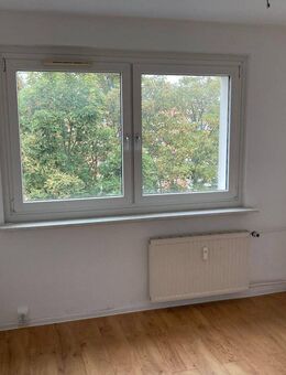 FAMILIENWOHNUNG mit BALKON - Halle (Saale)
