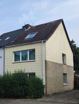 Doppelhaushälfte mit großem Garten, Keller und Garage - Kiel