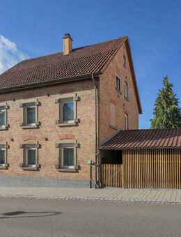 Viel Platz! Solides Wohnhaus mit Nebengebäuden - Mühlacker
