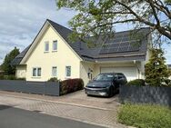 5 Zimmer Einfamilienhaus in guter Lage mit Top Ausstattung: EBK, 2 Bäder, PV Anlage, Garage, Garten - Elxleben (Landkreis Sömmerda)