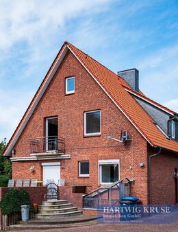Attraktives Einfamilienhaus mit Terrasse und Nebengebäuden - Freiburg (Elbe)
