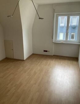 Zentral Wohnen: Großzügige 4-Zimmer-Wohnung in der Singener Innenstadt - Singen (Hohentwiel)
