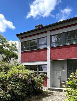 Charmantes Reiheneckhaus mit großem Garten und zwei Garagen in Bonn-Ippendorf - Bonn