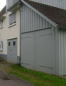Wohnhaus mit Garagen in Dornhan- Fürnsal - Dornhan