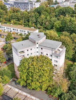 Sanierte Wohnung mit großzügiger Terrasse und Weitblick - Köln