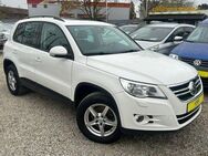 VW Tiguan Freestyle*Pano*Navi*SitzH*Leder*TÜV NEU - Berlin