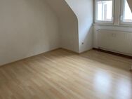 Schöne Altbauwohnung - 2 Zimmer Mietwohnung mit Einbauküche und Duschbad - Oberndorf (Neckar)
