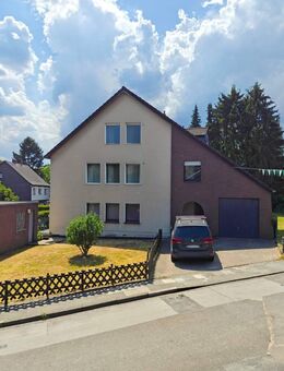Vermietete Kapitalanlage (1.OG) in 3-Familienhaus in Top Lage in Romberg - Leverkusen