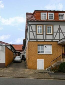 Krebeck: Ein-/ Zweifamilienhaus mit Nebengebäuden! - Krebeck