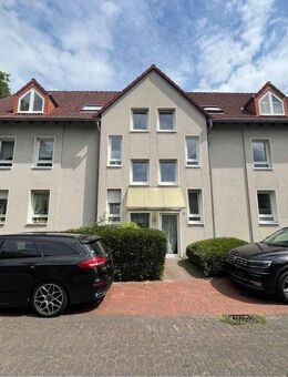 Unser Sommerangebot: Tolle, komplett renovierte 3,5 Raum Dachgeschoßwohnung mit Balkon! - Essen