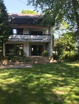 Großzügiges einseitiges angebautes Architektenhaus mit großem Garten! - Kehl